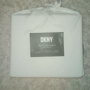 DKNY white queen sheet set